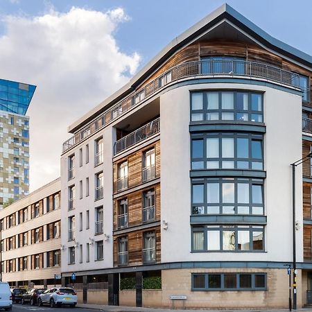 Washington 2 Bedroom Apartment By The Cube & Mailbox & Private Terrace Бирмингам Екстериор снимка