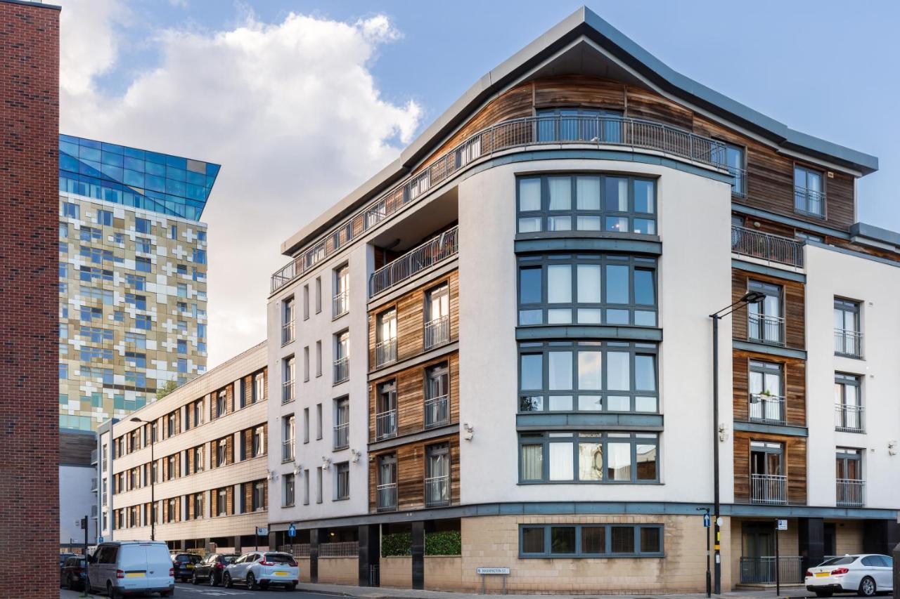 Washington 2 Bedroom Apartment By The Cube & Mailbox & Private Terrace Бирмингам Екстериор снимка
