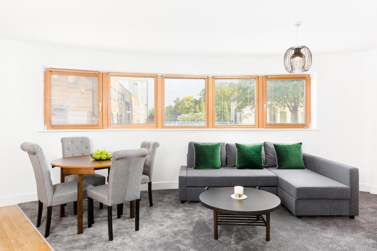 Washington 2 Bedroom Apartment By The Cube & Mailbox & Private Terrace Бирмингам Екстериор снимка