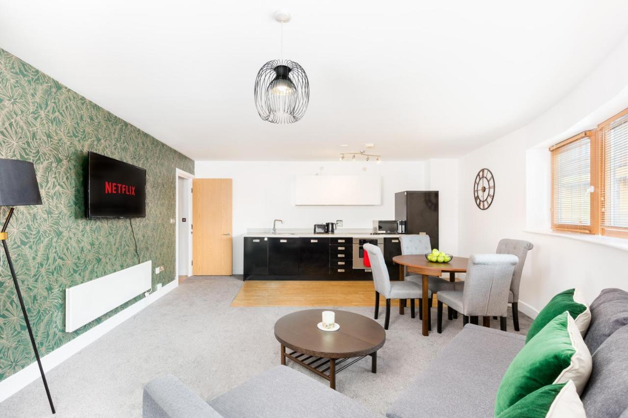 Washington 2 Bedroom Apartment By The Cube & Mailbox & Private Terrace Бирмингам Екстериор снимка