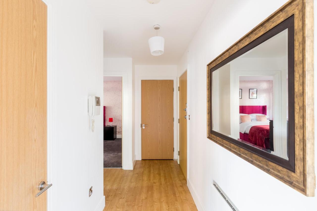 Washington 2 Bedroom Apartment By The Cube & Mailbox & Private Terrace Бирмингам Екстериор снимка